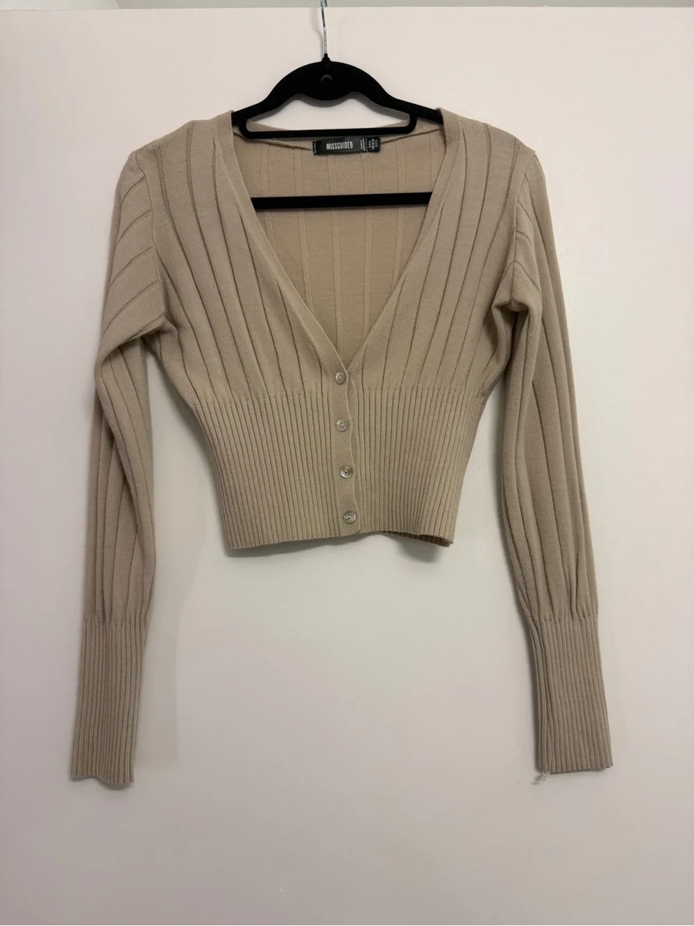 Missguided Beige Ribbed V-Neck Button-Up Cropped Cardigan